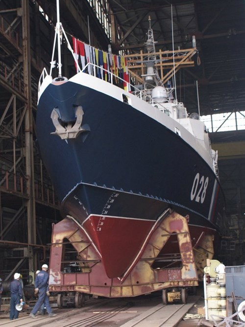Svetlyak trong xưởng đóng tàu trước khi hạ thủy. Svetlyak trong xưởng đóng tàu trước khi hạ thủy.