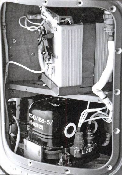 Hệ thống con quay hồi chuyển hướng thẳng đứng. Hệ thống con quay hồi chuyển hướng thẳng đứng.