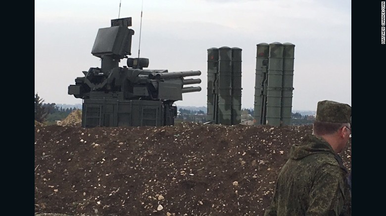 Tổ hợp tên lửa tầm gần Pantsir -S1 và hệ thống tên lửa tầm xa S-400 ở Syria