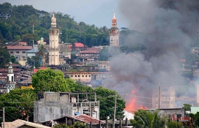 Giao chiên ác liệt trong thành phố Marawi, 8 thường dân bị IS sát hại