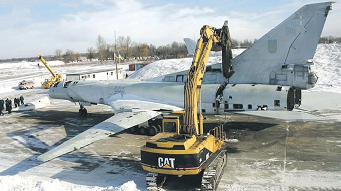 Ukraine “xẻ thịt” máy bay chiến lược, bán tháo công nghệ tên lửa ảnh 1 Ukraine “xẻ thịt” máy bay chiến lược, bán tháo công nghệ tên lửa ảnh 1
