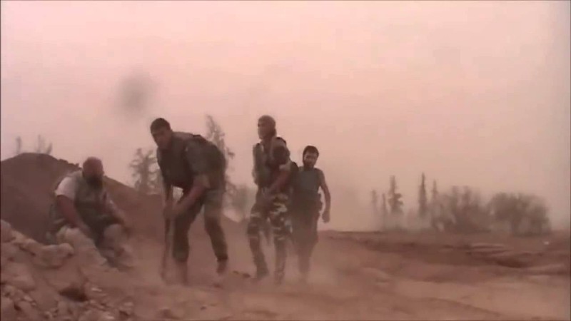 Binh sĩ quân đội Syria trên chiến trường Deir Ezzor