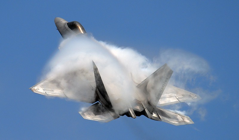 Mãn nhãn F-22 khoe kỹ năng bay siêu cấp ảnh 1 Mãn nhãn F-22 khoe kỹ năng bay siêu cấp ảnh 1