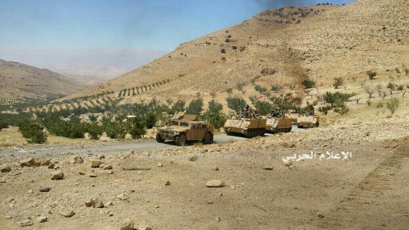 IS đầu hàng di tản về Deir Ezzor, trận chiến cuối cùng trên biên giới Syria (video) ảnh 8 IS đầu hàng di tản về Deir Ezzor, trận chiến cuối cùng trên biên giới Syria (video) ảnh 8