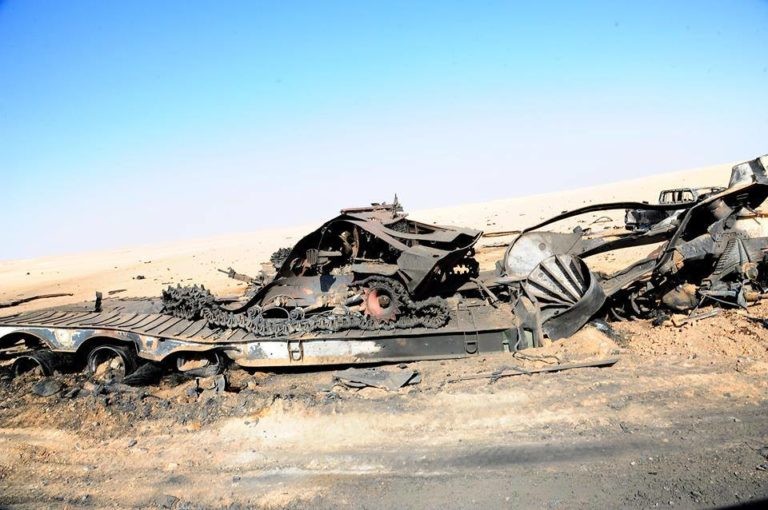 Quân đội Syria đánh phá ác liệt IS cố thủ sào huyệt al-Bukamal ảnh 10