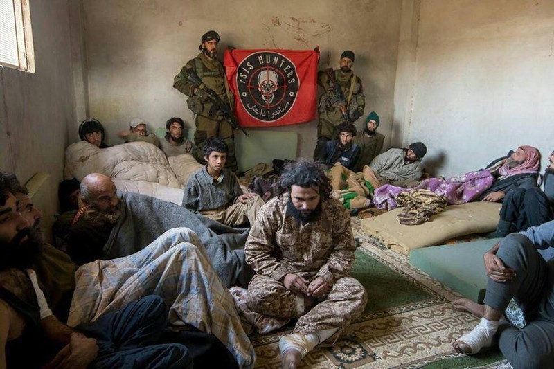 Chiến sự Syria: Đặc nhiệm “Săn IS” bắt sống 250 phiến quân IS ảnh 1 Chiến sự Syria: Đặc nhiệm “Săn IS” bắt sống 250 phiến quân IS ảnh 1