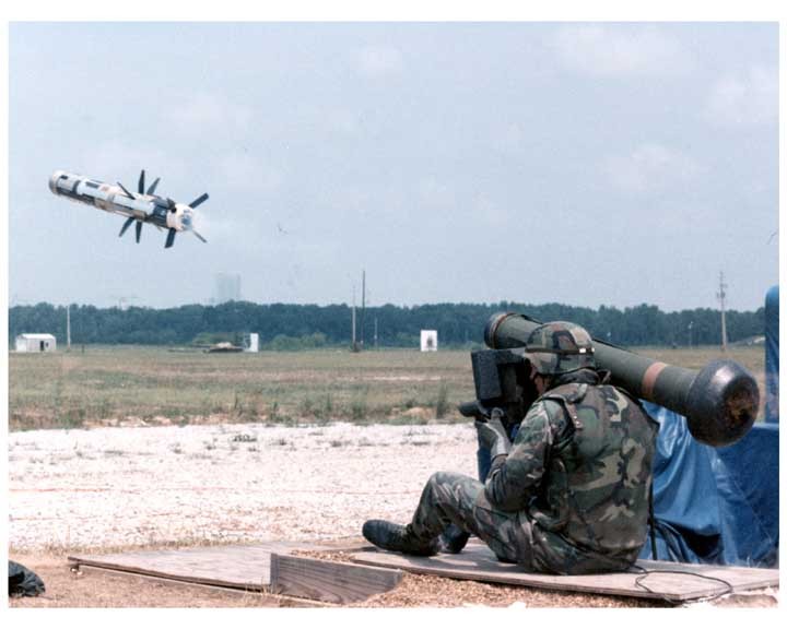 FGM-148 Javelin là tổ hợp tên lửa chống tăng mang vác do Raytheon và Lockheed Martin hợp tác thiết kế, sản xuất.