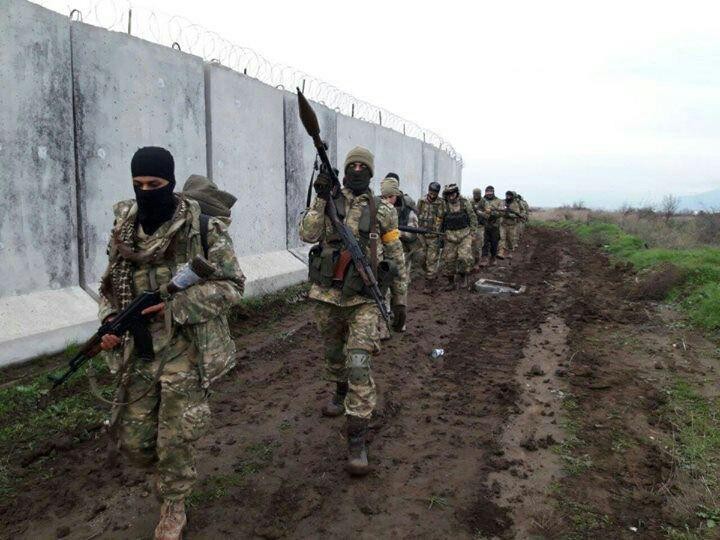 Thổ Nhĩ Kỳ tung đòn dữ dội, người Kurd Syria trả đũa bằng tên lửa, bắn hạ xe tăng ảnh 2 Thổ Nhĩ Kỳ tung đòn dữ dội, người Kurd Syria trả đũa bằng tên lửa, bắn hạ xe tăng ảnh 2