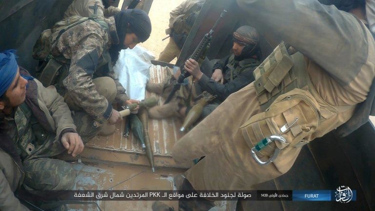 IS giáng đòn khiến người Kurd Syria điên đảo tại Deir Ezzor ảnh 3 IS giáng đòn khiến người Kurd Syria điên đảo tại Deir Ezzor ảnh 3