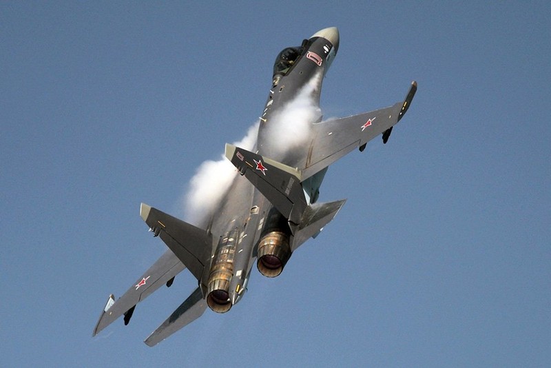 Tiêm kích thế hệ 4++ Su-35. Ảnh minh họa báo TV Zvezda