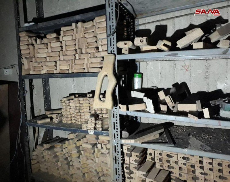 Quân đội Syria chiếm giữ nhà máy vũ khí lớn của phe thánh chiến ở “pháo đài” Douma ảnh 4 Quân đội Syria chiếm giữ nhà máy vũ khí lớn của phe thánh chiến ở “pháo đài” Douma ảnh 4