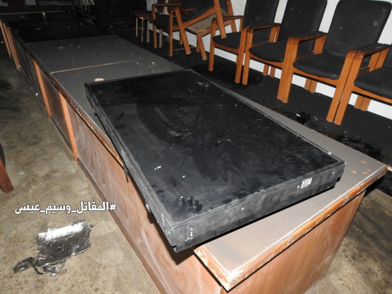 Báo cáo ảnh lớn: Jaish al-Islam HQ và Nhà tù ngầm bị quân đội Syria bắt giữ Trong Douma Báo cáo ảnh lớn: Jaish al-Islam HQ và Nhà tù ngầm bị quân đội Syria bắt giữ Trong Douma