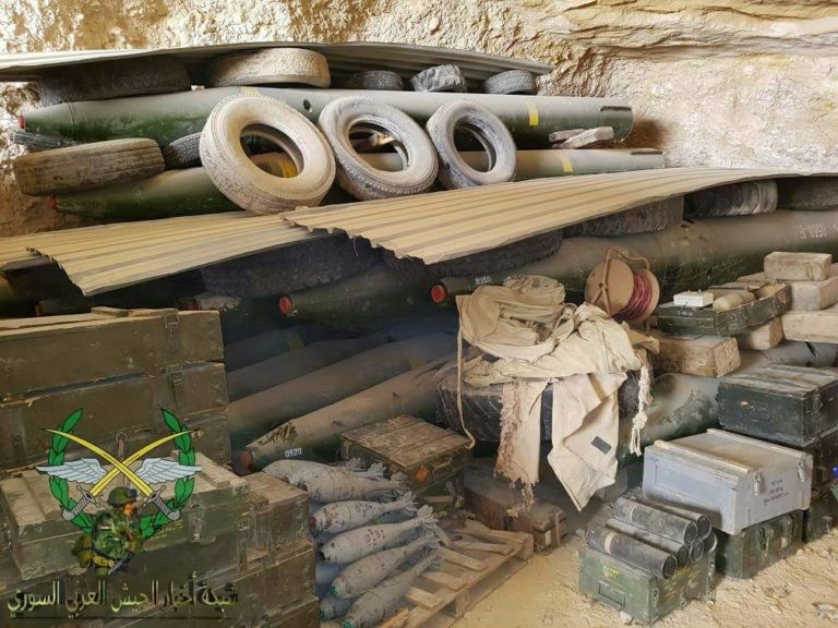 Bức hàng phe thánh chiến, quân đội Syria chiếm 37 xe tăng và 15 tên lửa đạn đạo ảnh 4 Bức hàng phe thánh chiến, quân đội Syria chiếm 37 xe tăng và 15 tên lửa đạn đạo ảnh 4