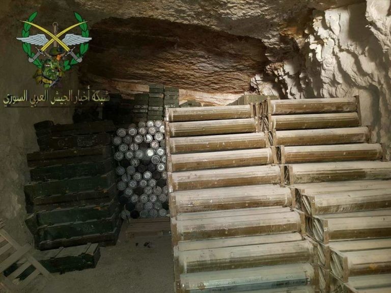 Bức hàng phe thánh chiến, quân đội Syria chiếm 37 xe tăng và 15 tên lửa đạn đạo ảnh 7 Bức hàng phe thánh chiến, quân đội Syria chiếm 37 xe tăng và 15 tên lửa đạn đạo ảnh 7