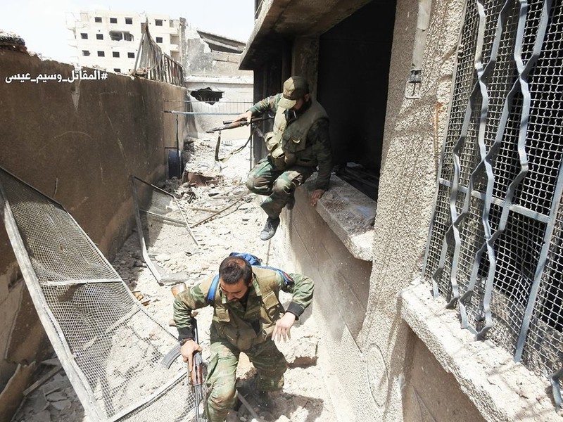 Quân đội Syria tấn công dữ dội trả thù IS sau vụ hành quyết dã man ảnh 8 Quân đội Syria tấn công dữ dội trả thù IS sau vụ hành quyết dã man ảnh 8