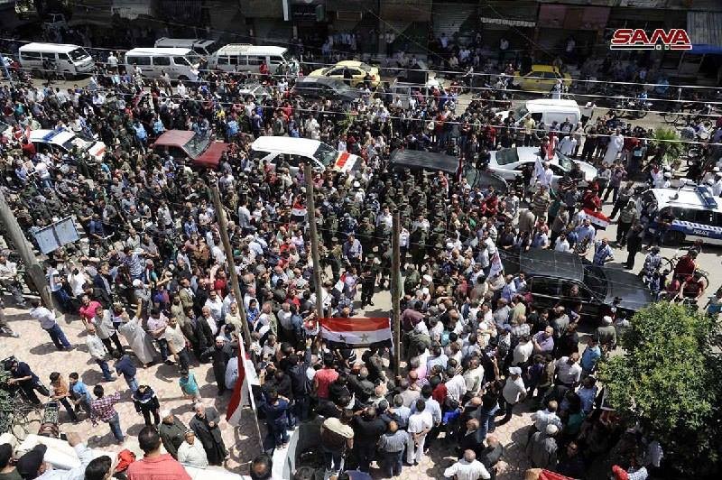 Quân đội Syria thượng cờ trong 3 quận ven Damascus sạch bóng thánh chiến ảnh 4 Quân đội Syria thượng cờ trong 3 quận ven Damascus sạch bóng thánh chiến ảnh 4