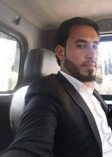 Chỉ huy an ninh Hay'at Tahrir Al- Sham, điệp viên quân đội Syria, ảnh Mssdar News Chỉ huy an ninh Hay'at Tahrir Al- Sham, điệp viên quân đội Syria, ảnh Mssdar News