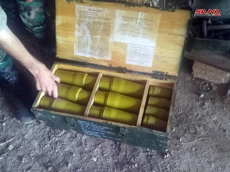 Kho vũ khí của lực lượng Hồi giáo cực đoan tại các thị trấn thuộc tỉnh Daraa vừa được giải phóng. Ảnh minh họa Masdar News