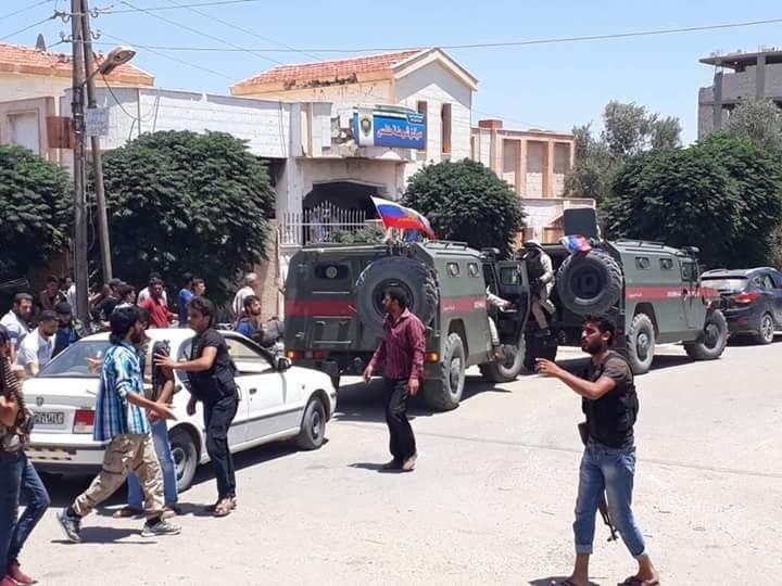 Quân cảnh Nga trong thị trấn Tafas. Ảnh South Front Quân cảnh Nga trong thị trấn Tafas. Ảnh South Front