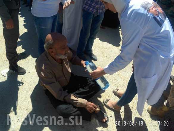 Quân cảnh Nga thực hiện nhiệm vụ nhân đạo trên chiến trường Syria. Ảnh Rusvesna