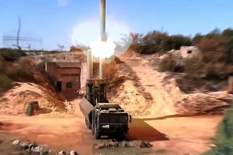 Hệ thống tên lửa Bastion khai hỏa tấn công mục tiêu mặt đất ở Syria. Ảnh minh họa RG