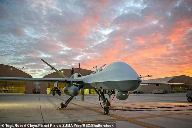 Máy bay không người lái trinh sát - tấn công CH-5 trên cao nguyên Tây Tạng. Ảnh: Daily Mail.