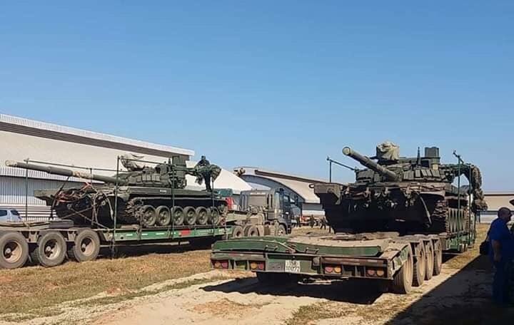 Quân đội Lào bắt đầu tiếp nhận xe tăng T-72B1 Đại Bàng Trắng. Ảnh: PhetDelta.