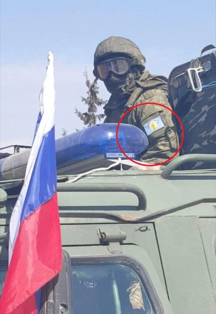 Binh sĩ Nga với phù hiệu của Hội đồng quân sự Manbij. Ảnh: South Front. Binh sĩ Nga với phù hiệu của Hội đồng quân sự Manbij. Ảnh: South Front.