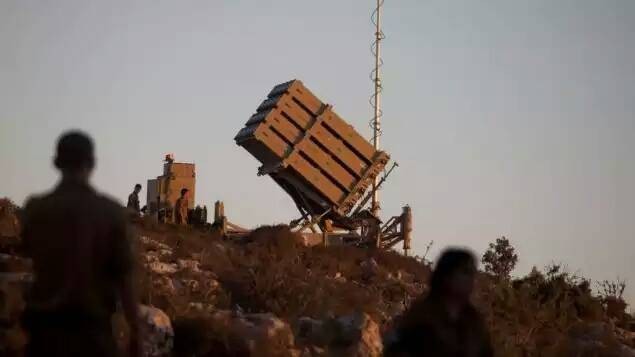 Hệ thống phòng thủ tên lửa tầm gần Iron Dome.