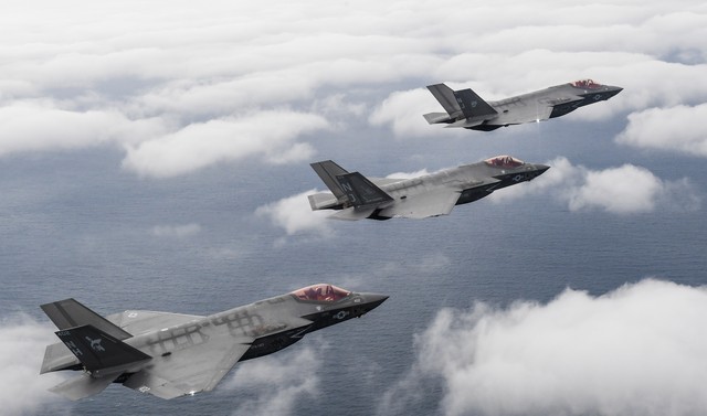 Các máy bay tàng hình F-35C.