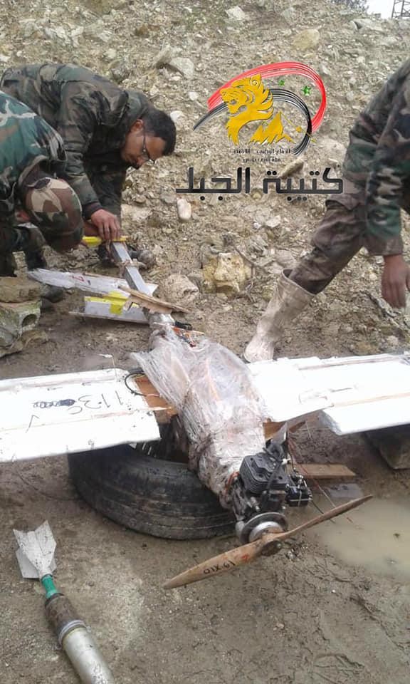 Máy bay không người lái UAV của HTS bị quân đội Syria bắn hạ. Ảnh South Front Máy bay không người lái UAV của HTS bị quân đội Syria bắn hạ. Ảnh South Front