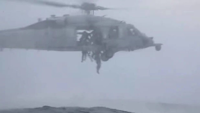 Trực thăng đổ bộ lính thủy đánh bộ Mỹ trong huấn luyện chiến đấu. Ảnh Nzherald Trực thăng đổ bộ lính thủy đánh bộ Mỹ trong huấn luyện chiến đấu. Ảnh Nzherald