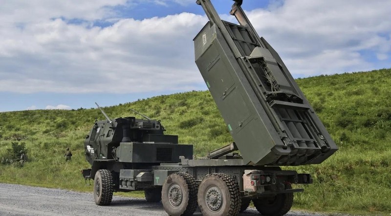 Hệ thống pháo phản lực – tên lửa cơ động cao M142 HIMARS