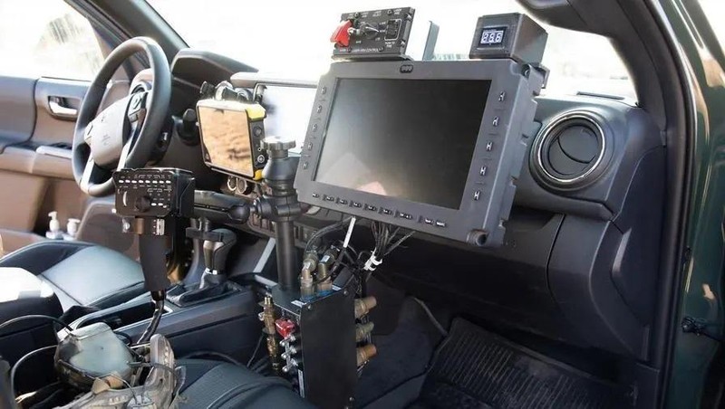 Tổ hợp tên lửa ISR module bất khả tri trên xe cơ giới (Vampire) L3Harris. Ảnh Military Leak Tổ hợp tên lửa ISR module bất khả tri trên xe cơ giới (Vampire) L3Harris. Ảnh Military Leak