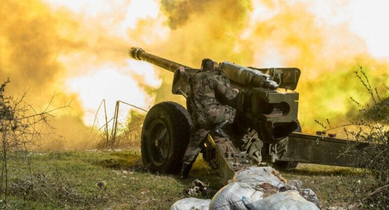 Quân đội Syria pháo kích ở Idlib. Ảnh South Front