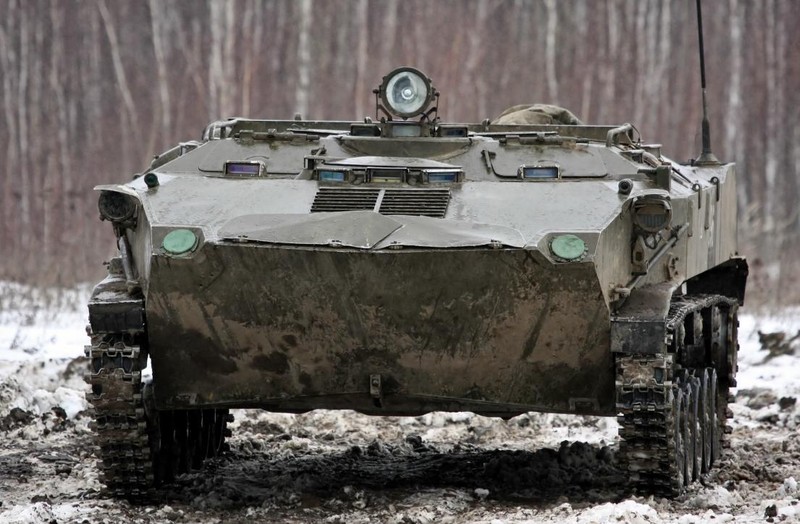 Xe thiết giáp BTR-D của Nga ở Vùng Kherson, tháng 9/2022. Xe thiết giáp BTR-D của Nga ở Vùng Kherson, tháng 9/2022.