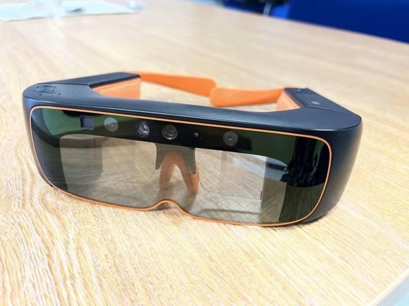 Kính bảo hộ thực tế ảo là một phần của cuộc thử nghiệm ở khu vực Northern Lincolnshire và Goole NHS Foundation Trust. Ảnh: NHS England / PA Kính bảo hộ thực tế ảo là một phần của cuộc thử nghiệm ở khu vực Northern Lincolnshire và Goole NHS Foundation Trust. Ảnh: NHS England / PA