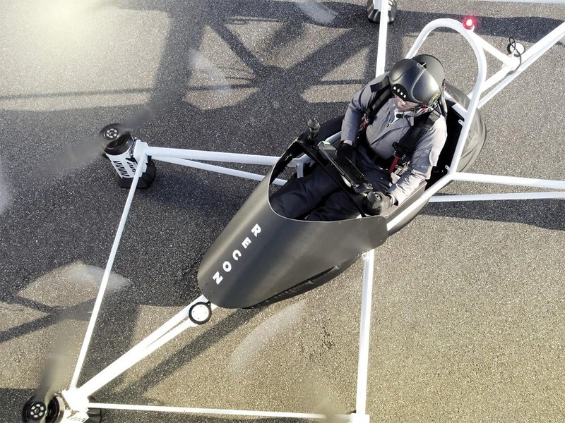 Chuyến bay thử nghiệm bao gồm cất cánh, bay lơ lửng và một loạt các thao tác. Ảnh E&T Chuyến bay thử nghiệm bao gồm cất cánh, bay lơ lửng và một loạt các thao tác. Ảnh E&T