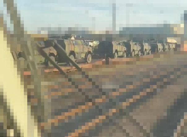 Xe bọc thép Dingo được vận chuyển đến Ukraine. Ảnh từ Military Ukraine