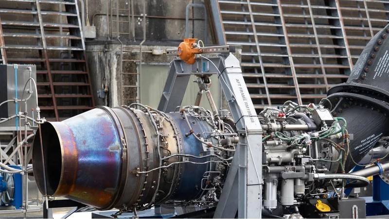 Lần đầu tiên Rolls-Royce và easyJet thử nghiệm thành công động cơ máy bay chạy bằng hydro. nh Engineering Interesting.