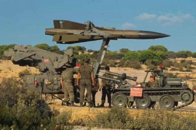 Hệ thống tên lửa phòng không MIM-23 Hawk của Quân đội Tây Ban Nha. Ảnh Military Leak Hệ thống tên lửa phòng không MIM-23 Hawk của Quân đội Tây Ban Nha. Ảnh Military Leak