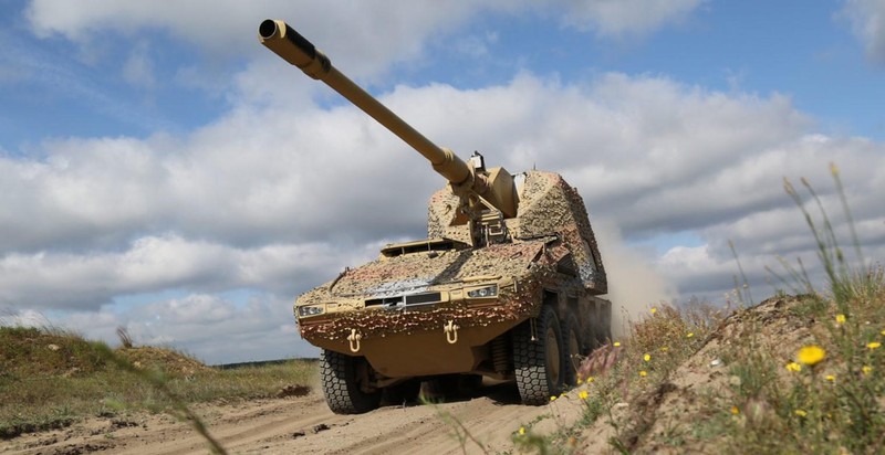 Hệ thống pháo tự hành bánh lốp RCH 155 do công ty Krauss-Maffei Wegmann của Đức sản xuất. Ảnh Military Ukraine Hệ thống pháo tự hành bánh lốp RCH 155 do công ty Krauss-Maffei Wegmann của Đức sản xuất. Ảnh Military Ukraine