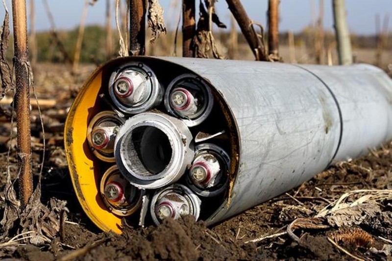 Rocket pháo phản lực MSLR mang theo đạn chùm thứ cấp. Ảnh Military Ukraine. Rocket pháo phản lực MSLR mang theo đạn chùm thứ cấp. Ảnh Military Ukraine.