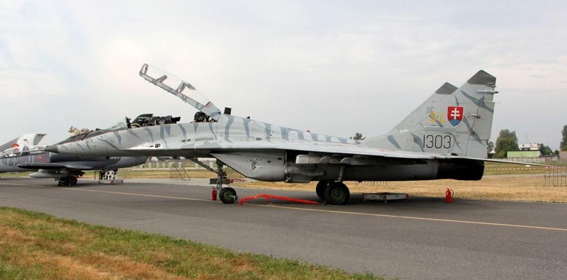 MiG-29 của Không quân Slovakia. Nguồn ảnh: img.over-blog-kiwi.com MiG-29 của Không quân Slovakia. Nguồn ảnh: img.over-blog-kiwi.com
