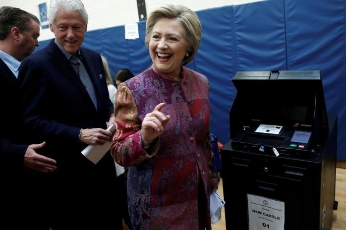 Bà Hillary Clinton