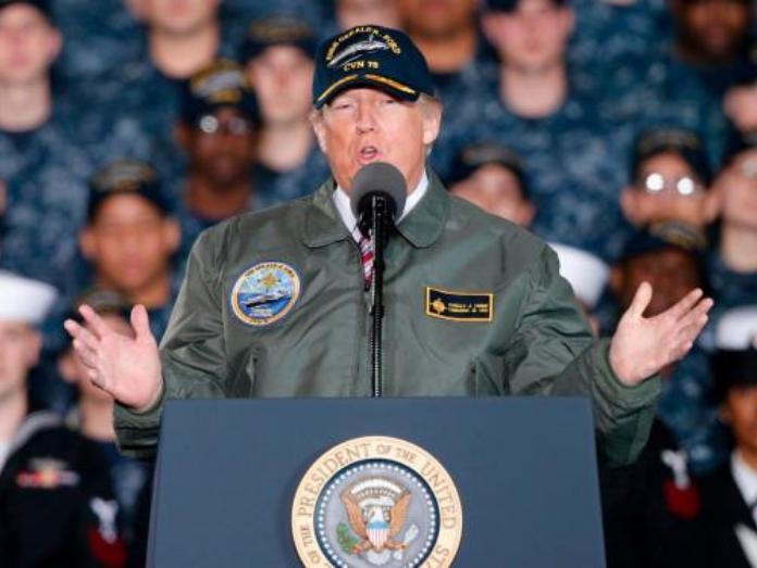 Tổng thống Mỹ Donald Trump phát biểu trên tàu sân bay USS Gerald Ford. Ảnh: Cankao