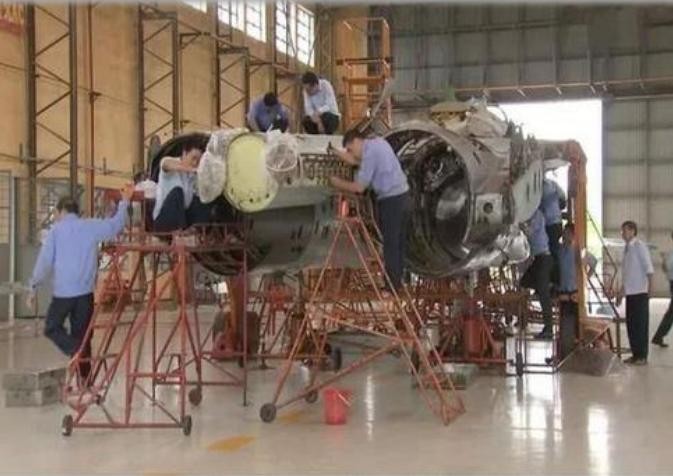 Máy bay chiến đấu Su-30MK2 Việt Nam được tiến hành đại tu. Ảnh: Sina. Máy bay chiến đấu Su-30MK2 Việt Nam được tiến hành đại tu. Ảnh: Sina.
