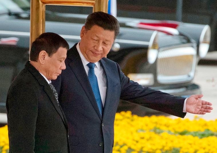 Tổng thống Philippines Rodrigo Duterte và Chủ tịch Trung Quốc Tập Cận Bình. Ảnh: Philstar.