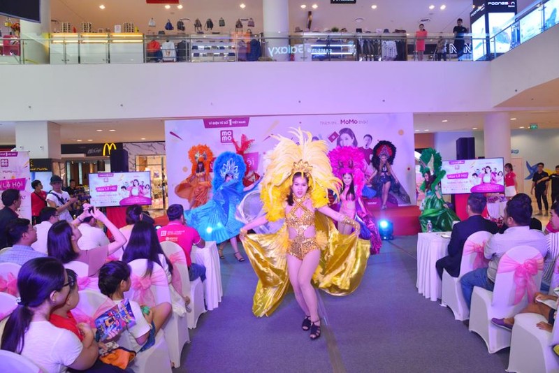 Không khí lễ hội tại trung tâm thương mại SC VivoCtiy (Quận 7, TP HCM) ngày 21/10/2018