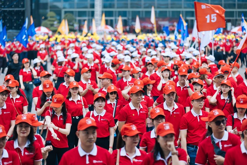 CBNV đầy tự hào trong màu áo đồng phục SeABank. CBNV day tu hao trong mau ao dong phuc SeABank.jpg
